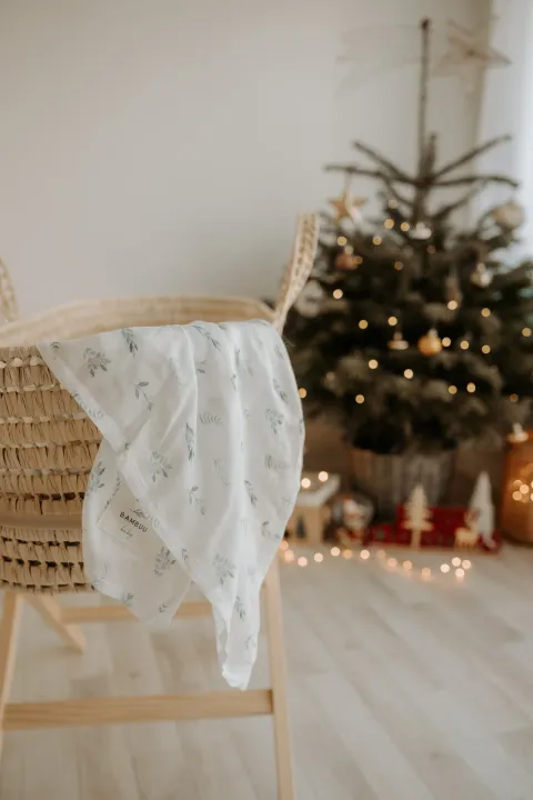 100% Bamboo Swaddle - Botanical – photo 3